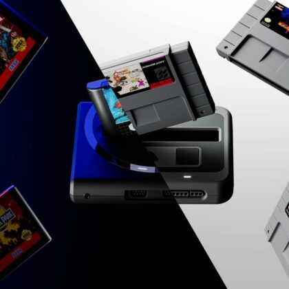 Analogue'un resmi görseli: Mega Sg+ ve Super Nt+ konsolları ile etraflarında süzülen Genesis ve Super Nintendo kartuşları