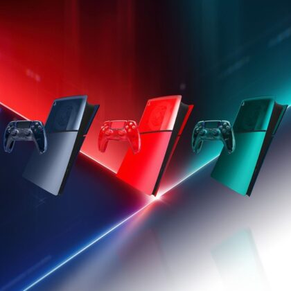 Sony'nin resmi Prism Collection görseli: şeffaf DualSense kontrolcüler ve PS5 kapakları