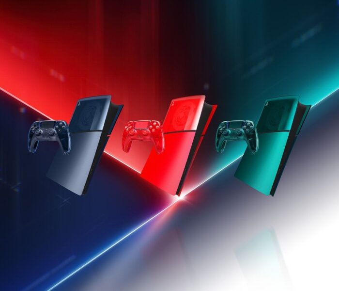 Sony'nin resmi Prism Collection görseli: şeffaf DualSense kontrolcüler ve PS5 kapakları