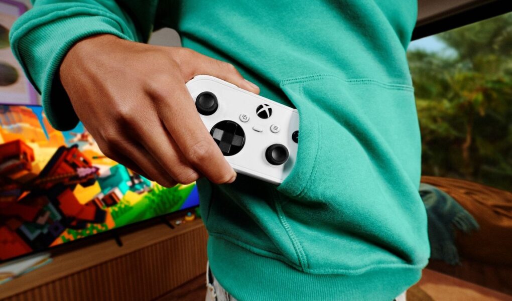 Xbox Nano Controller resmi ürün görseli — cebe sığan beyaz oyun kolu