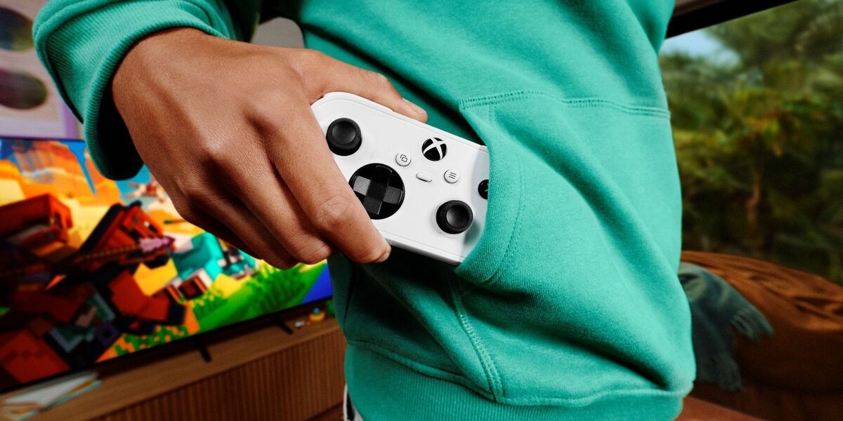 Xbox Nano Controller resmi ürün görseli — cebe sığan beyaz oyun kolu