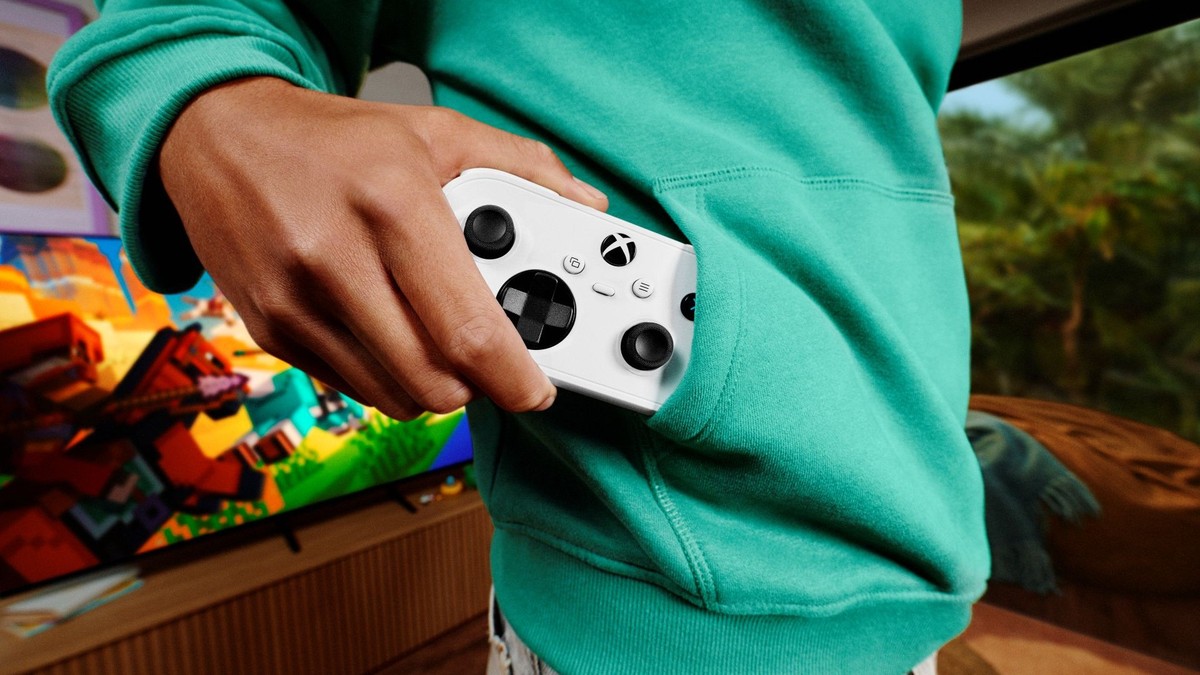 Xbox Nano Controller resmi ürün görseli — cebe sığan beyaz oyun kolu